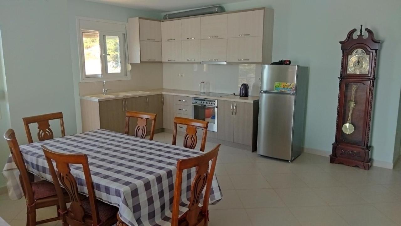 Apartments Eri ซารานเดอ ภายนอก รูปภาพ
