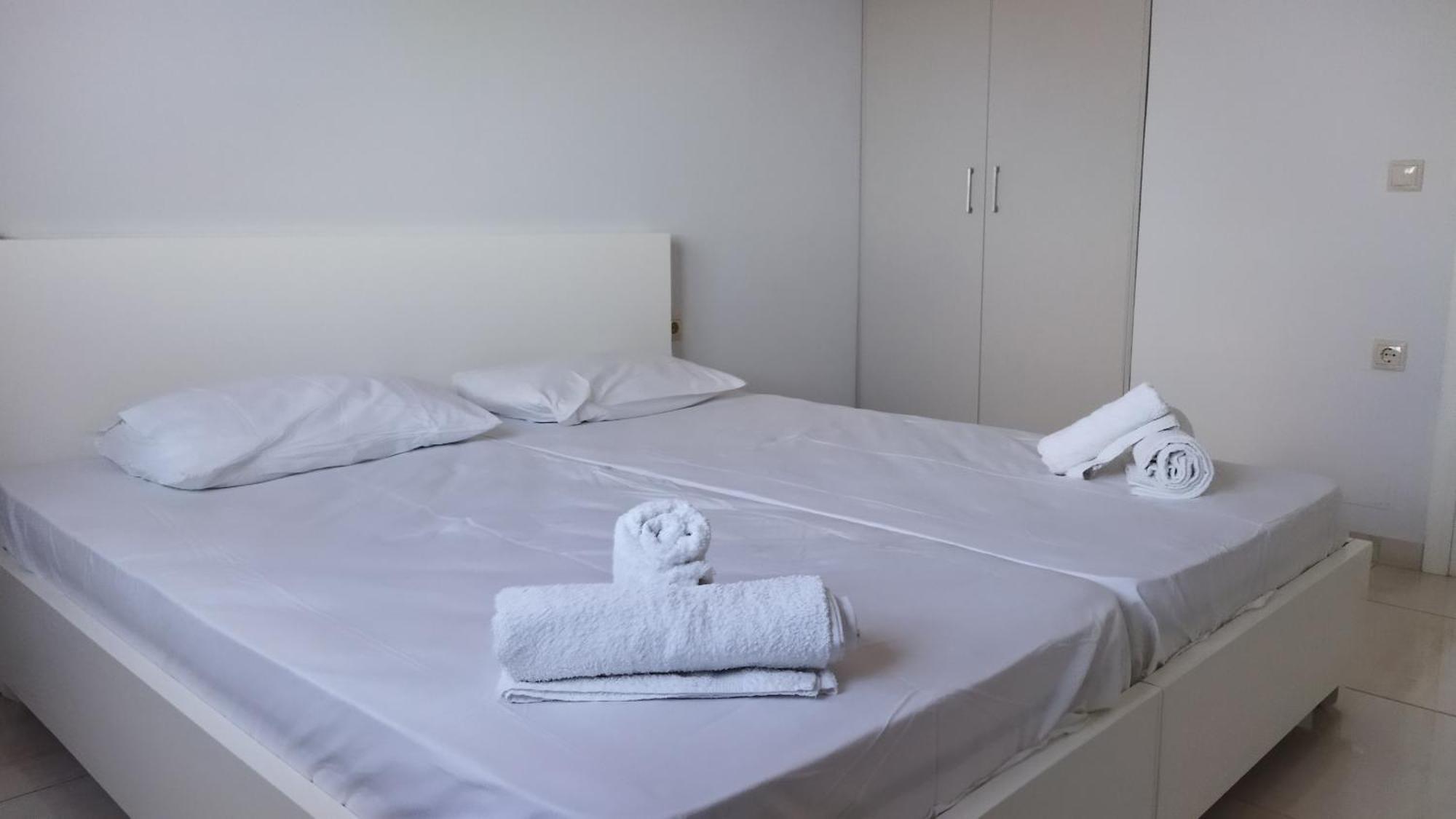 Apartments Eri ซารานเดอ ภายนอก รูปภาพ
