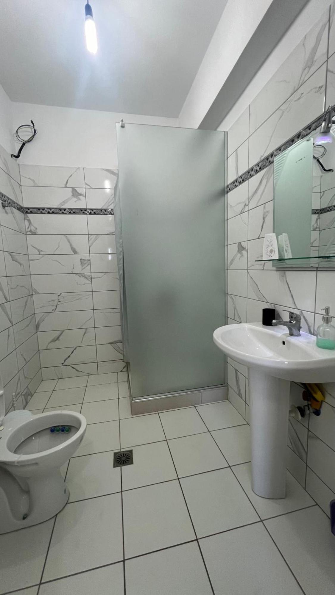 Apartments Eri ซารานเดอ ภายนอก รูปภาพ
