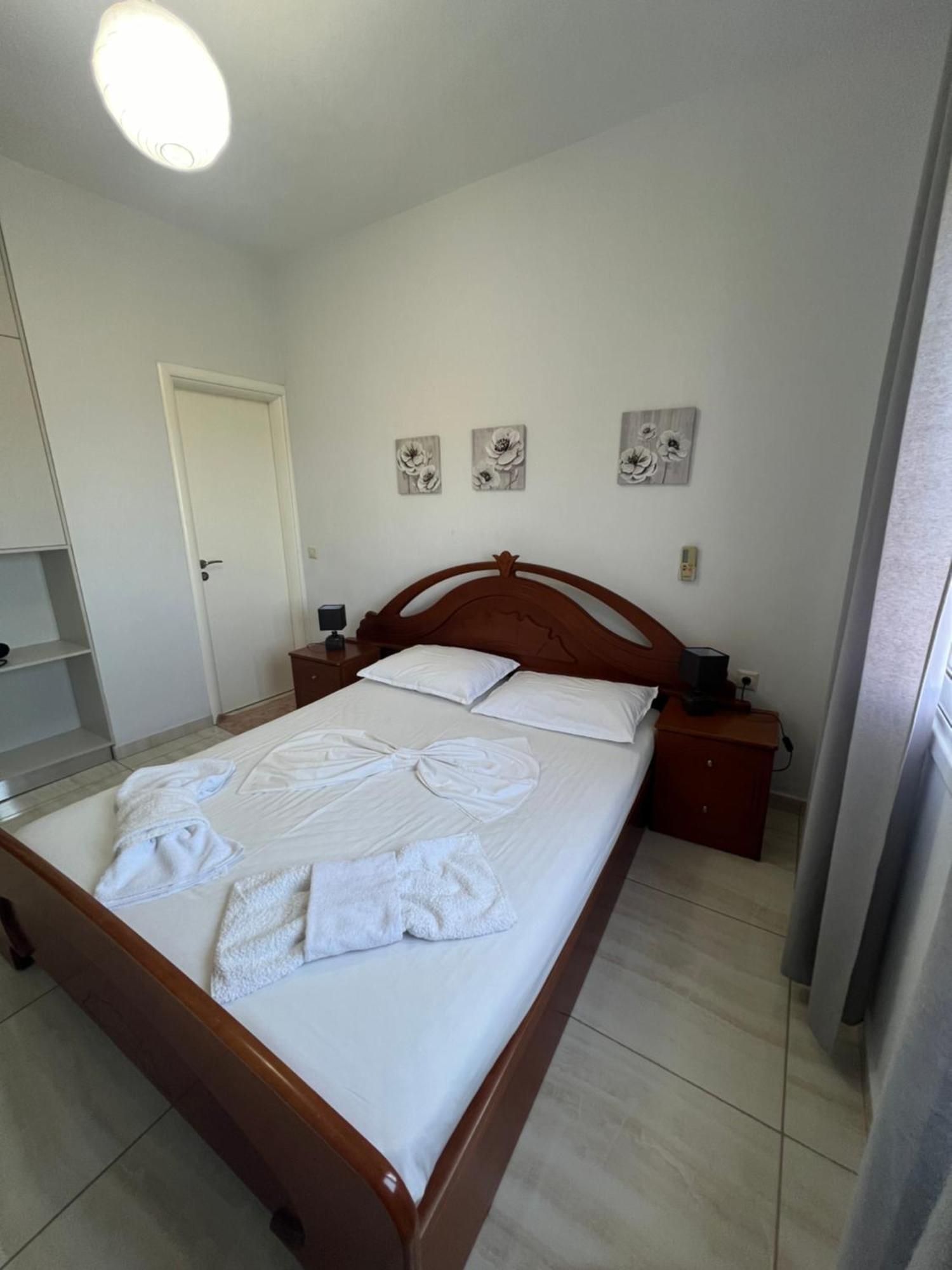 Apartments Eri ซารานเดอ ภายนอก รูปภาพ