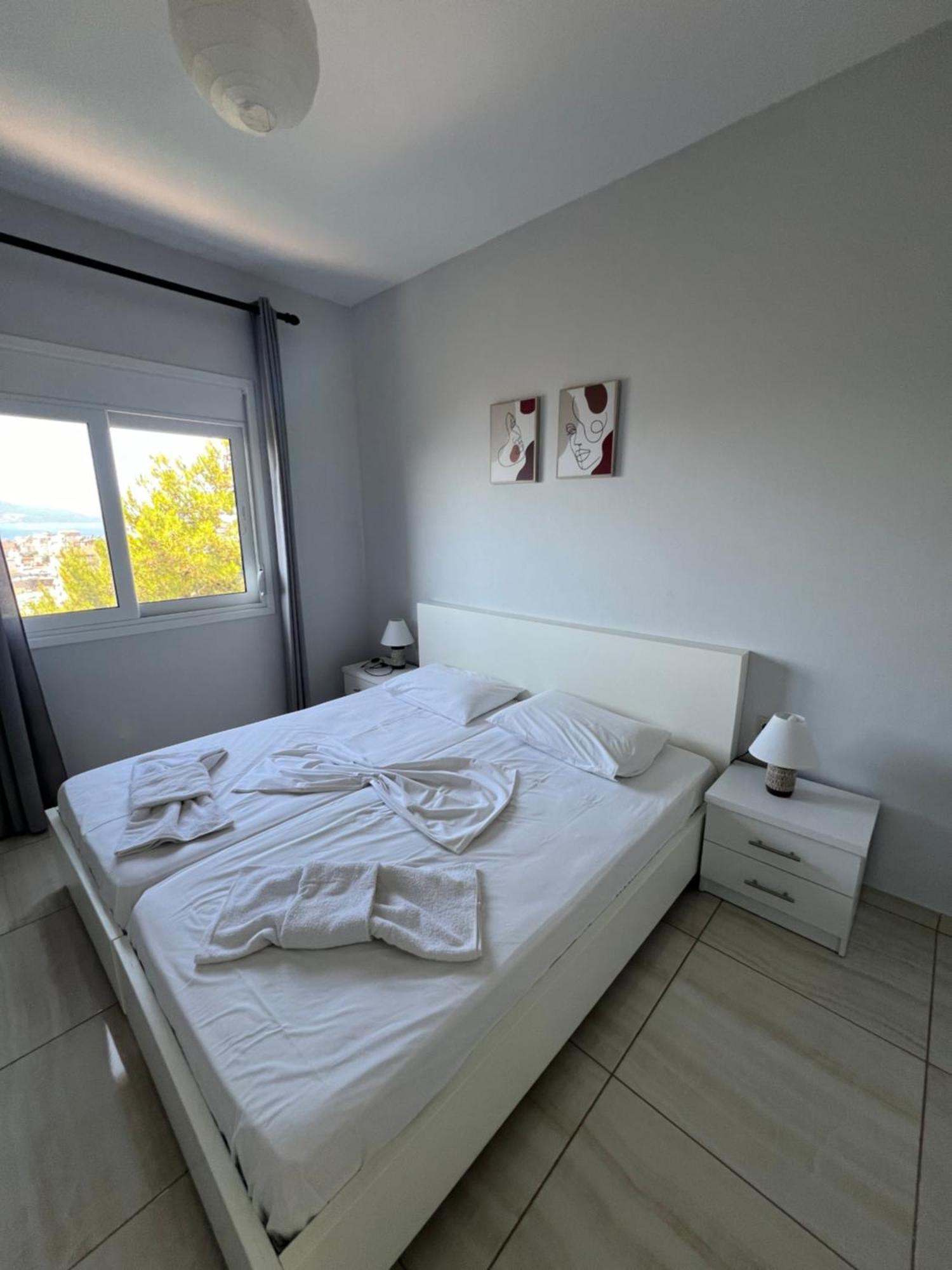 Apartments Eri ซารานเดอ ภายนอก รูปภาพ